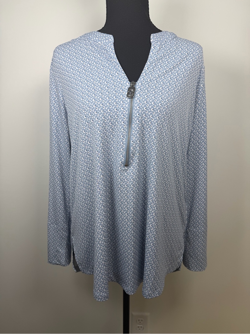 Michael‎ Kors Blue White Floral Front Zip Blouse Classy
